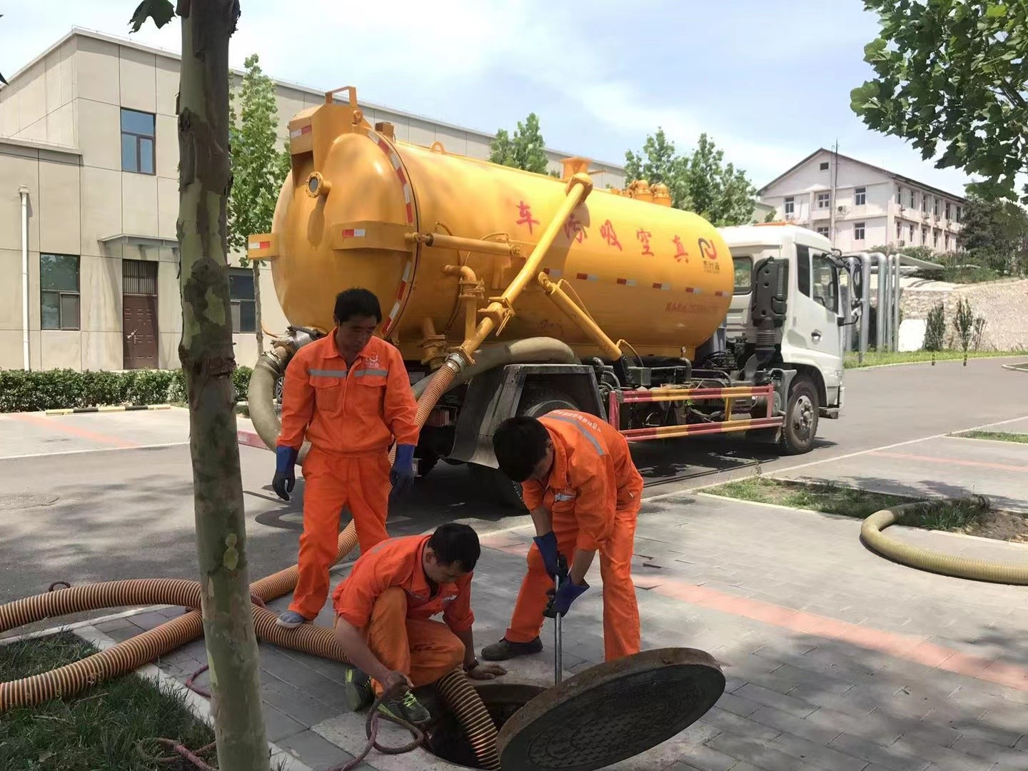 新宾化粪池清理与5-8吨吸粪车施工效率分析
